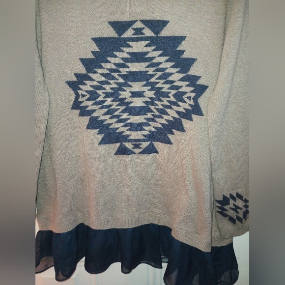 Women's Su & Lola Sweater - Picture 2 of 8